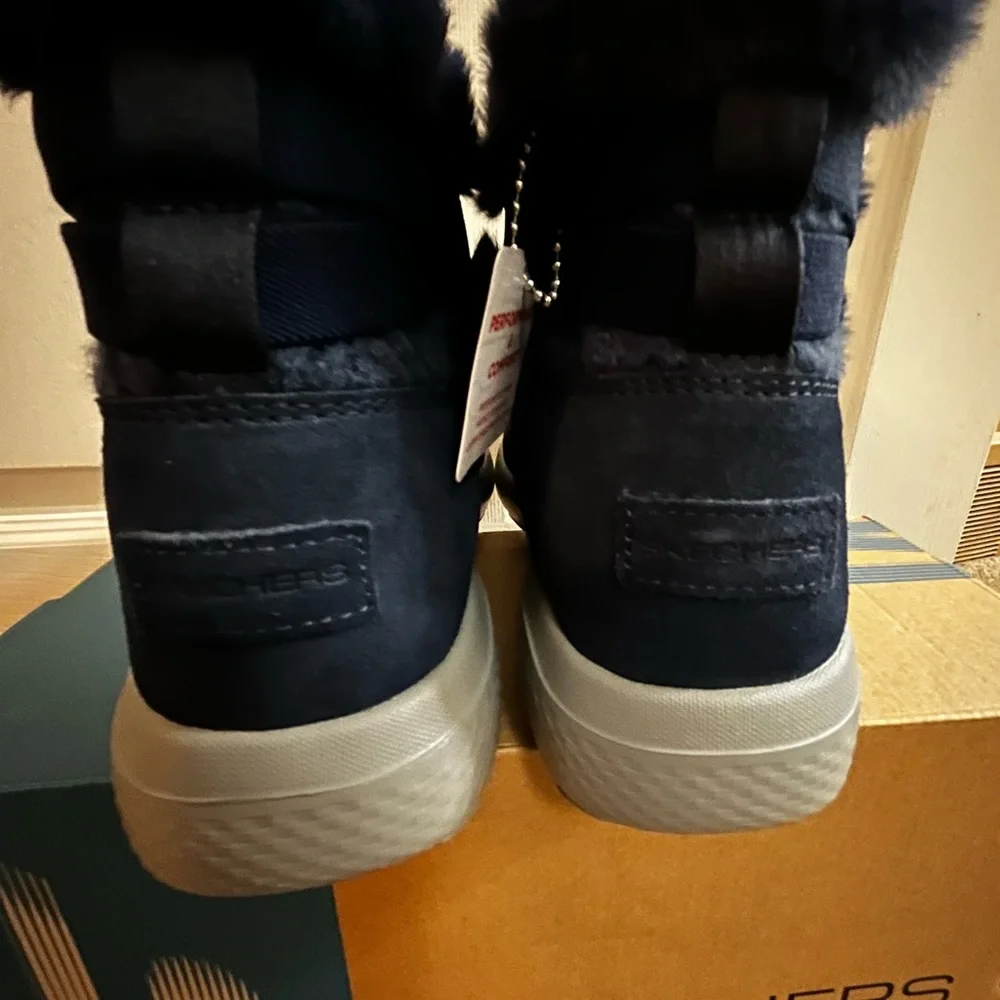 Skechers/On The Go City/NWT Women's Navy Boots Water Repellent size 7 - Picture 5 of 7